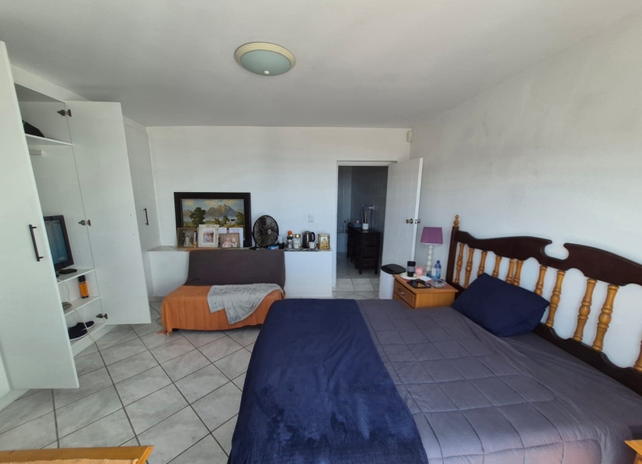5 Bedroom Property for Sale in Dana Bay Western Cape